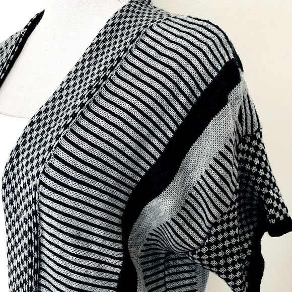 Open Striped Cardigan w/ Fringe Hem - NWT - Picture 7 of 13